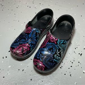 Dansko Clogs Womens Size 37 Flower Floral Ocean